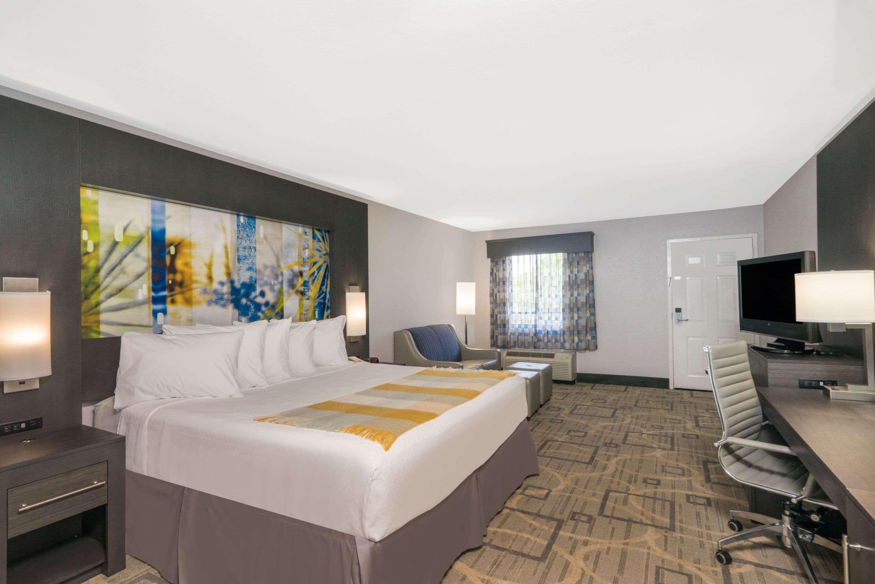 Days By Wyndham Asheville Downtown North