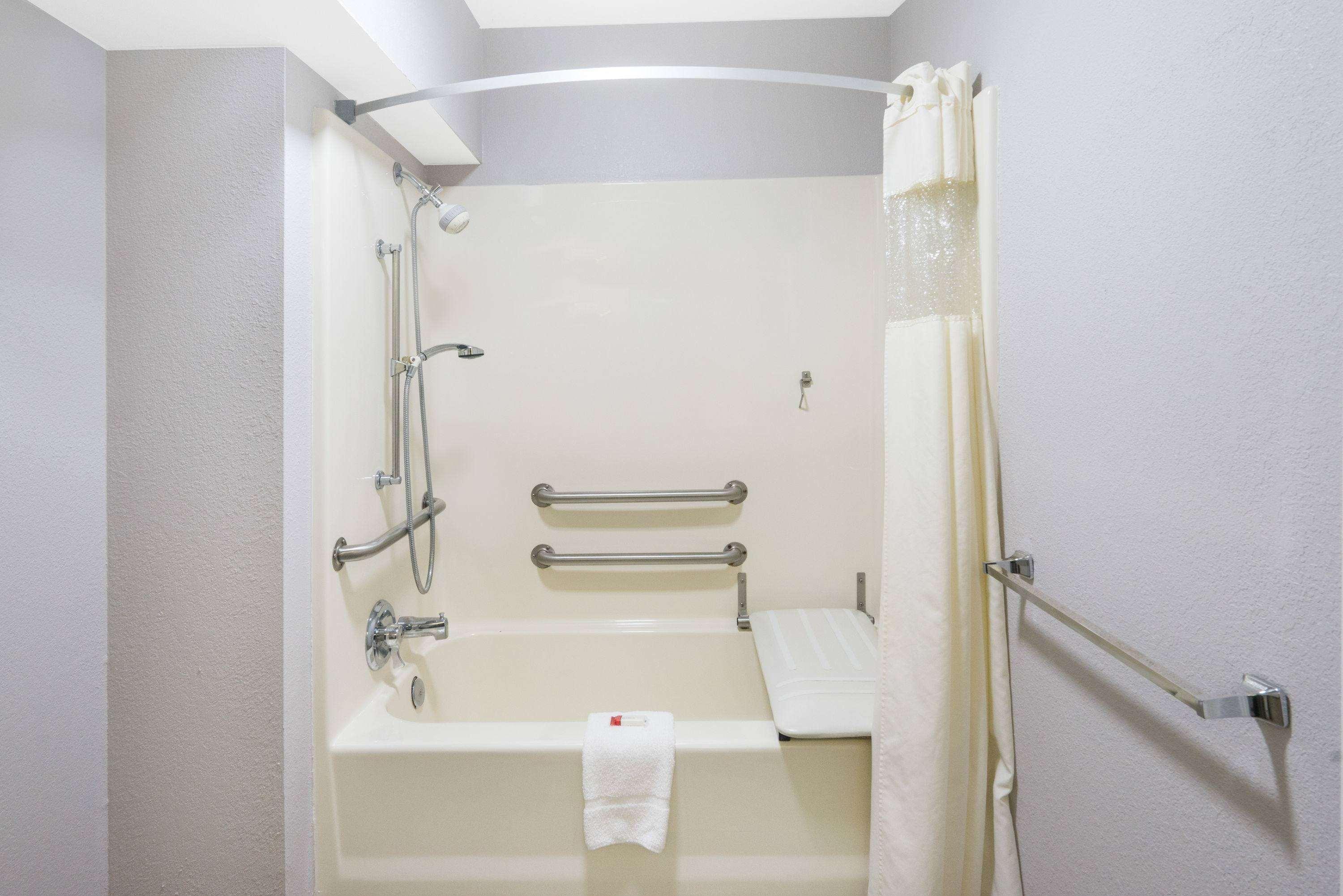 Motel Days By Wyndham Asheville Downtown North 2*