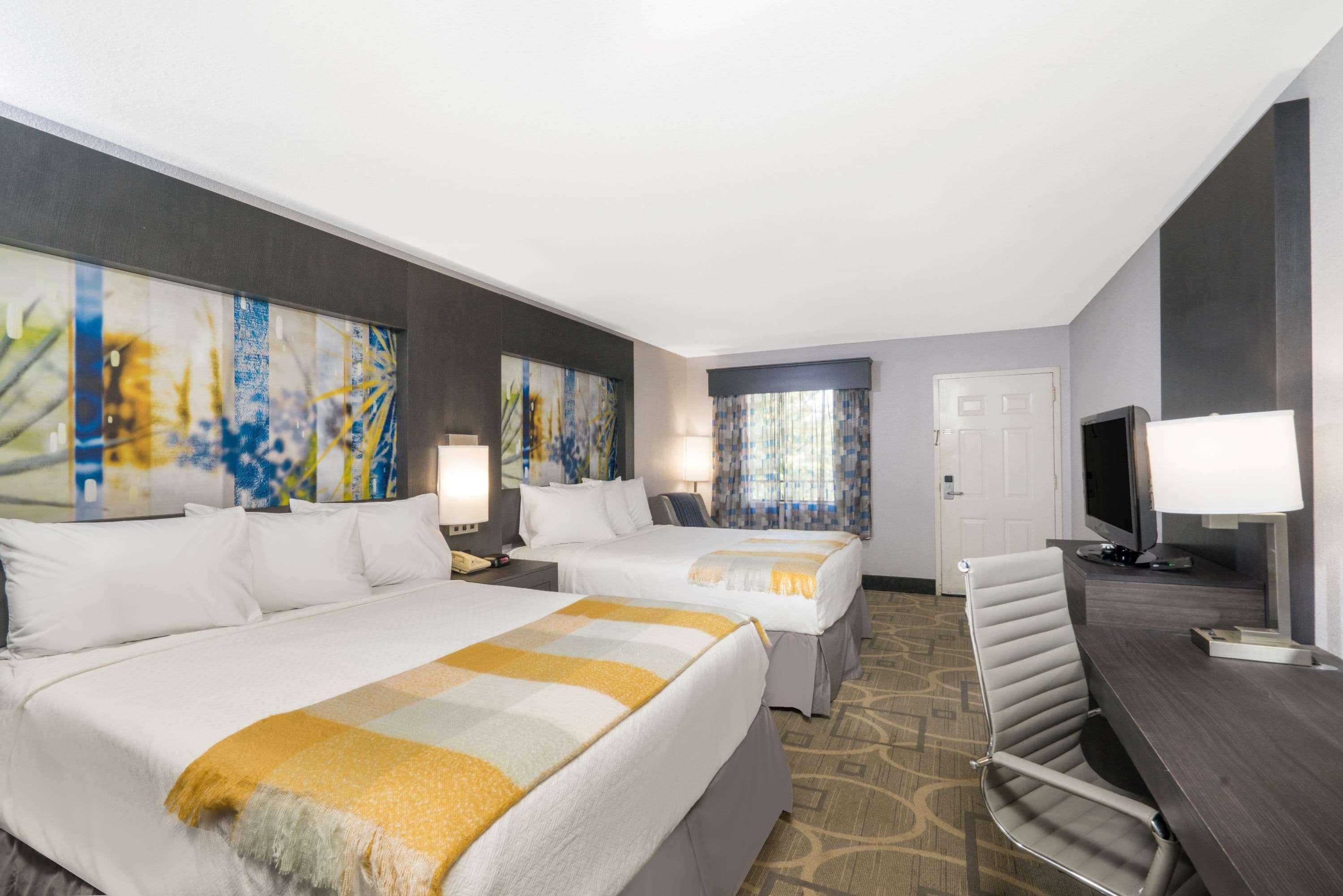Days By Wyndham Asheville Downtown North