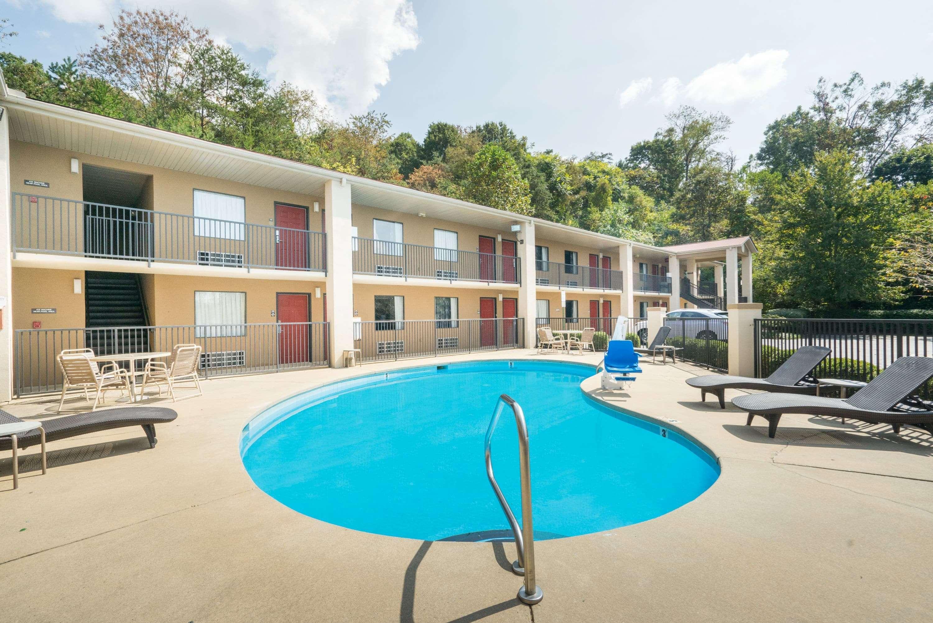 Motel Days By Wyndham Asheville Downtown North