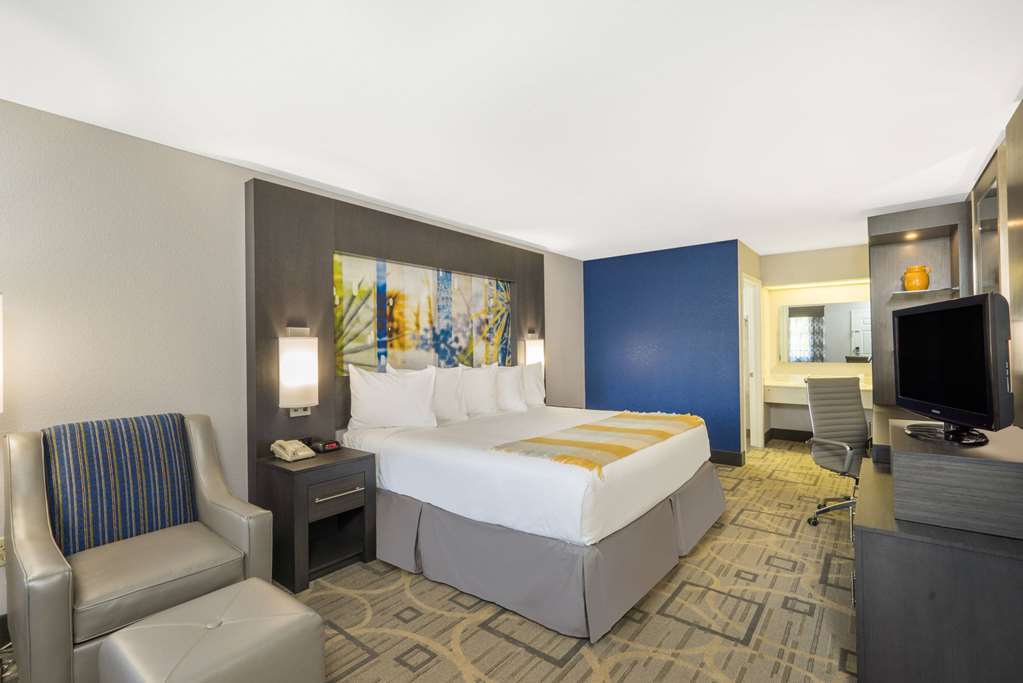 Days By Wyndham Asheville Downtown North Motel Woodfin