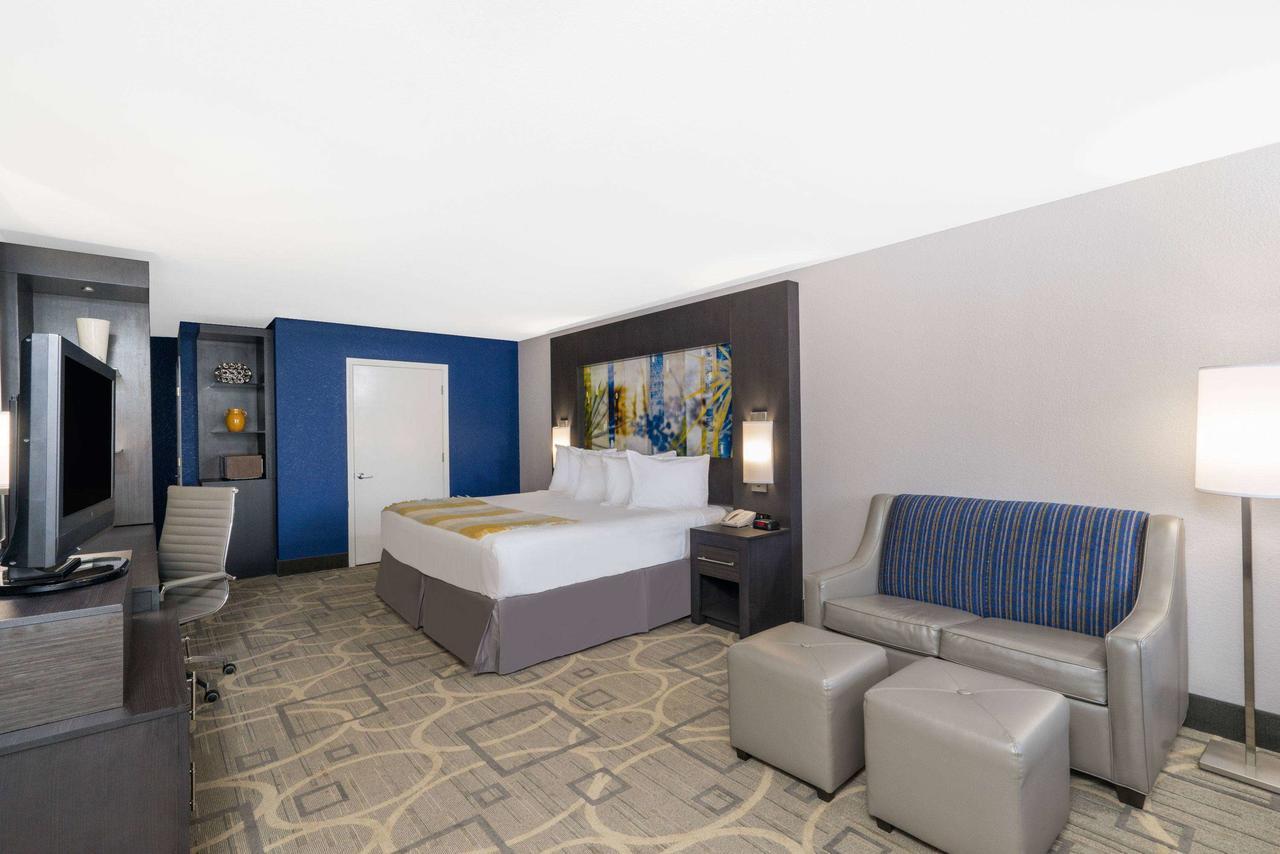Days By Wyndham Asheville Downtown North Motel 2*