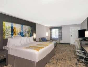 Days By Wyndham Asheville Downtown North Motel